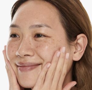 how-to-do-the-clean-girl-makeup-look-step-by-step-the-clean-style