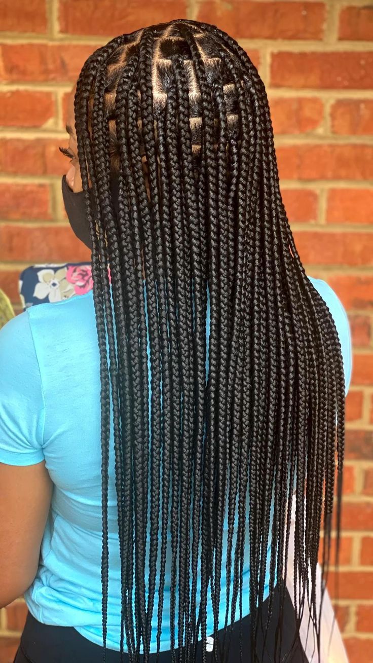 medium knotless braids